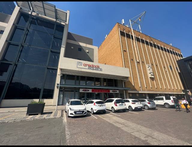 1,648M² OFFICE TO LET IN ROSEBANK